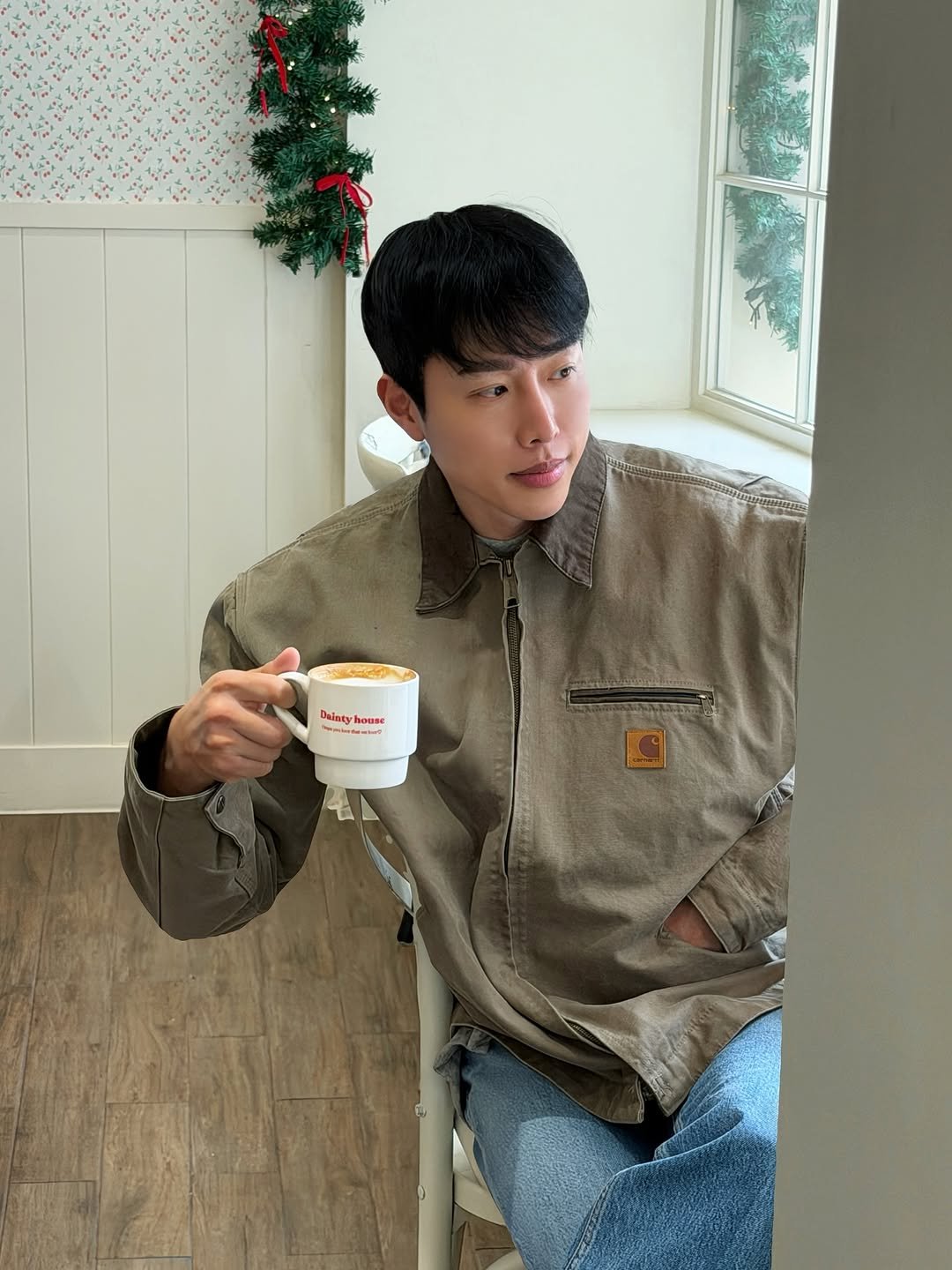 leekise 게시물 이미지: .
.
날씨가 따뜻해서,

신상 테리긴팔 입고 마실✌️

#키네틱피플 #짐웨어 #운동복콕디