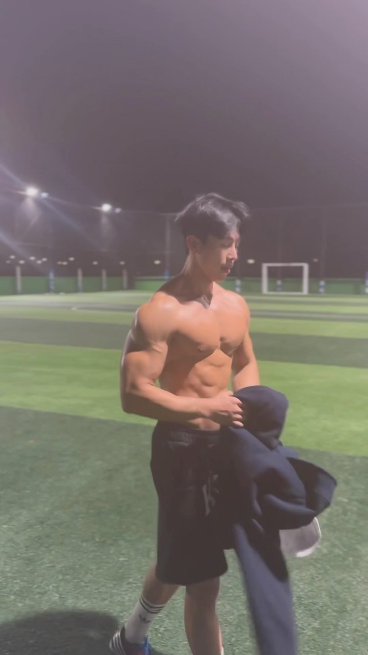 leekise 게시물 이미지: .
.
다시 BODY 만들어 보자⚽️

내일부터 아니고

바로 오늘부터...