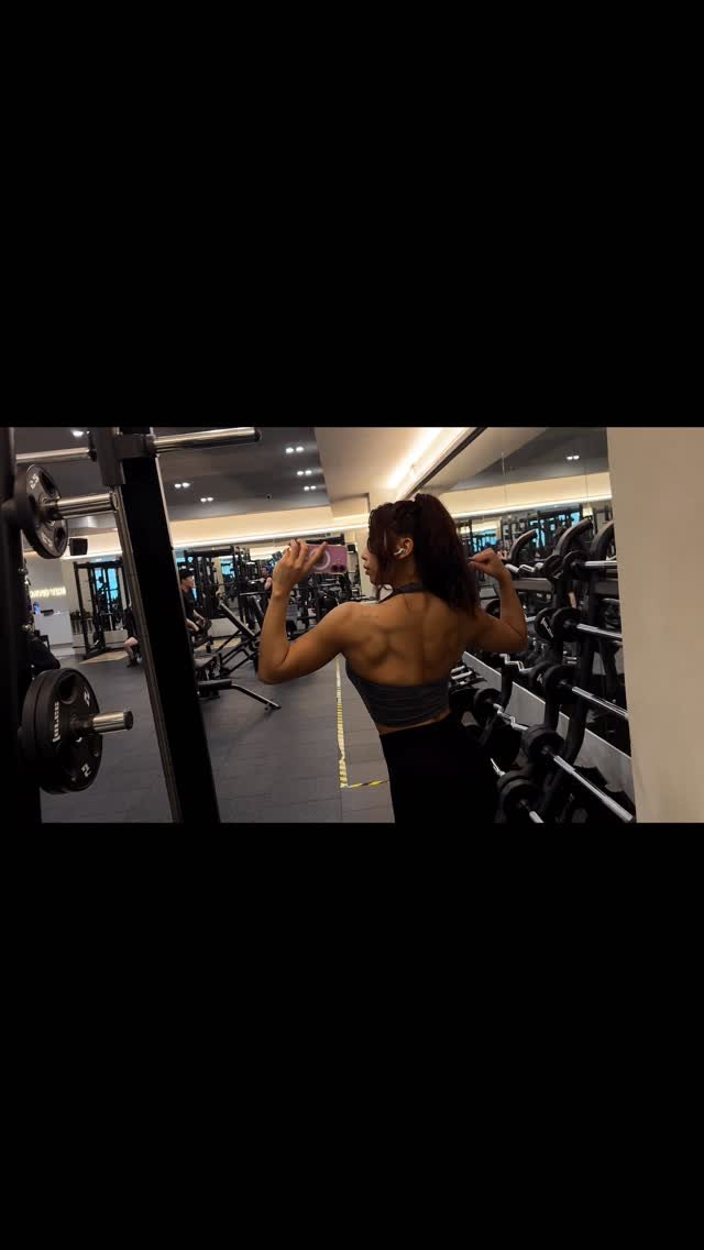 leem.ited_ 게시물 이미지: 간만에 등 맘에 드는 날

#다이어트 #대회준비 #bodycheck #workout