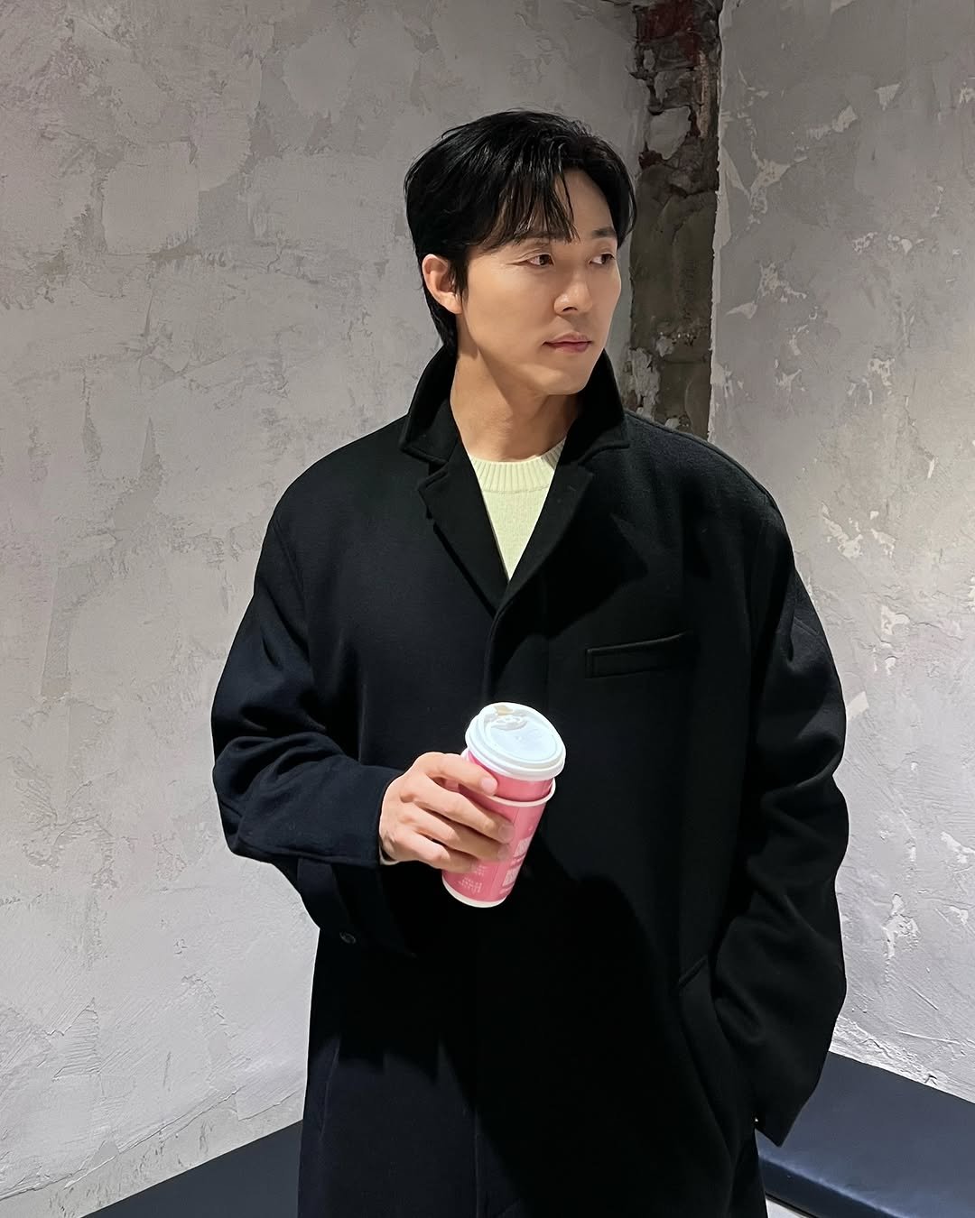 leemusaeng_official 게시물 이미지: ㅤ
이무생의
어느 멋진 날...🥤

'느낌 좋은'
오늘의 무생컷 함께 보기...