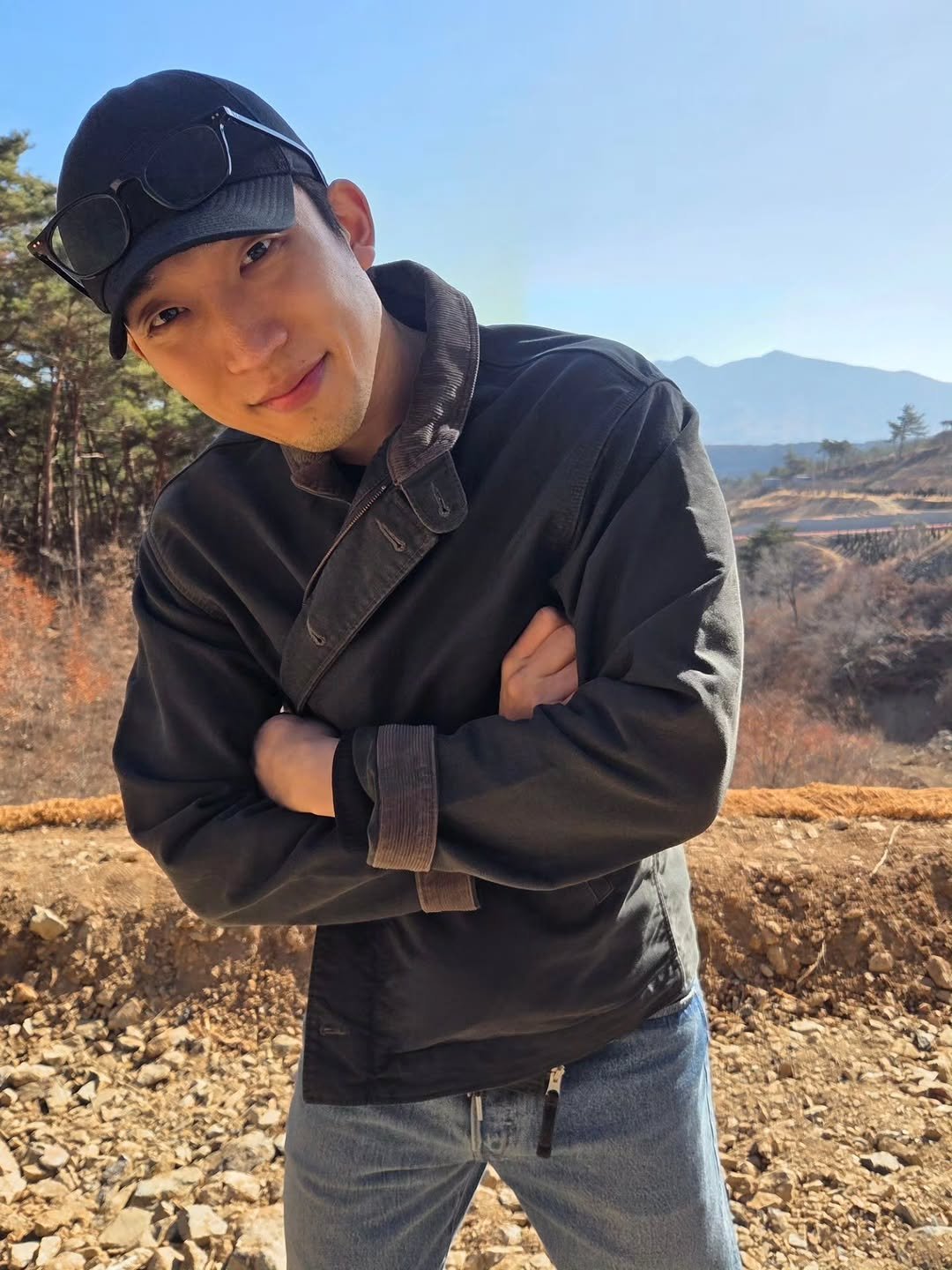 Photo by 이상이 Sang Yi Lee on February 17, 2026. May be an image of hat, jacket, outdoors and text.