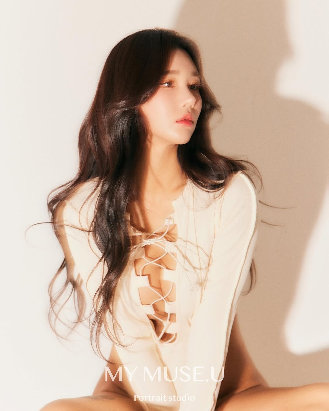 leeseola__ 게시물 이미지: My muse you 

.
.
비가 내리다 말다~ ☔️ 
우산을 챙길까...