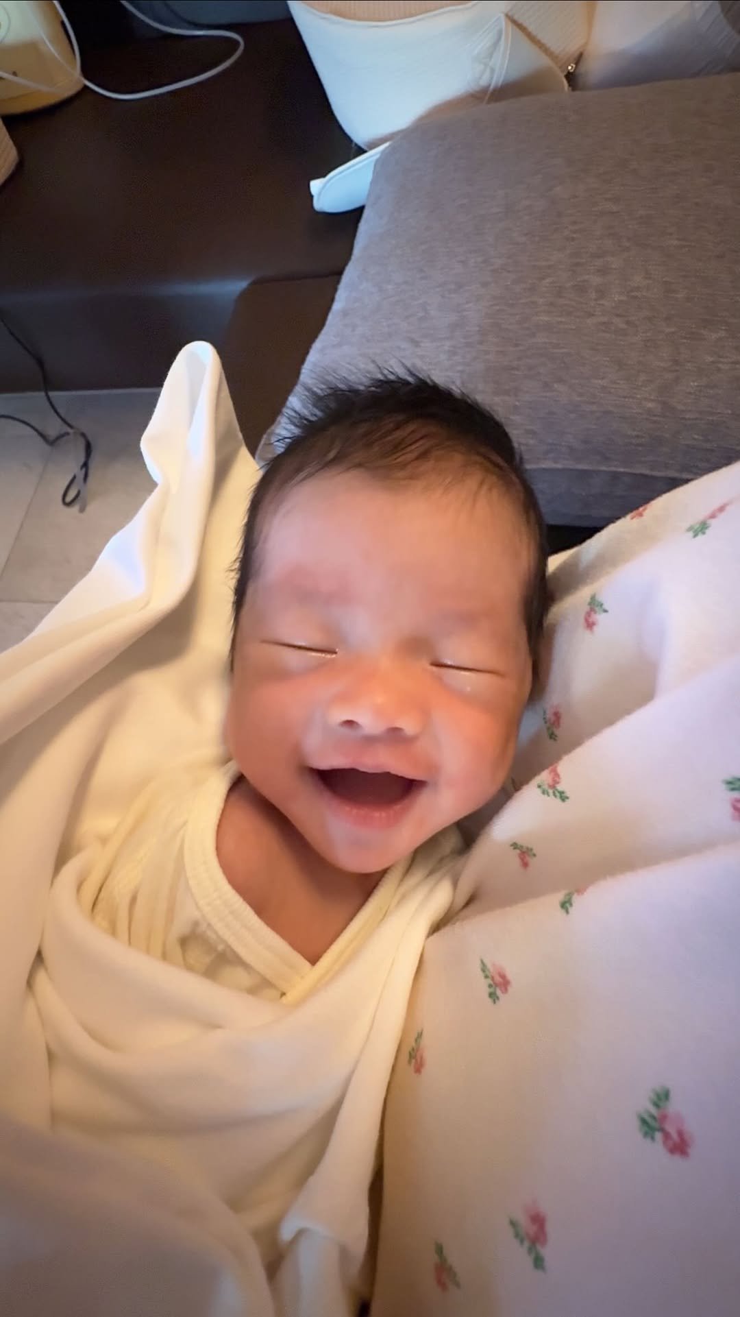 leesiyoung38 게시물 이미지: 👶🏻
뿌시영 브이로그 올라왔답니다❤️