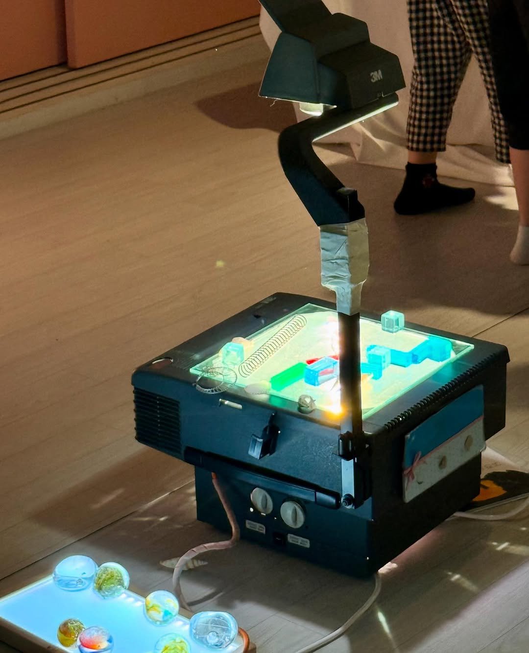 Photo by 이시영_Lee Si Young (actress)🇰🇷 on September 19, 2025. May be an image of 1 person, projector, videogame controller, screen and text.