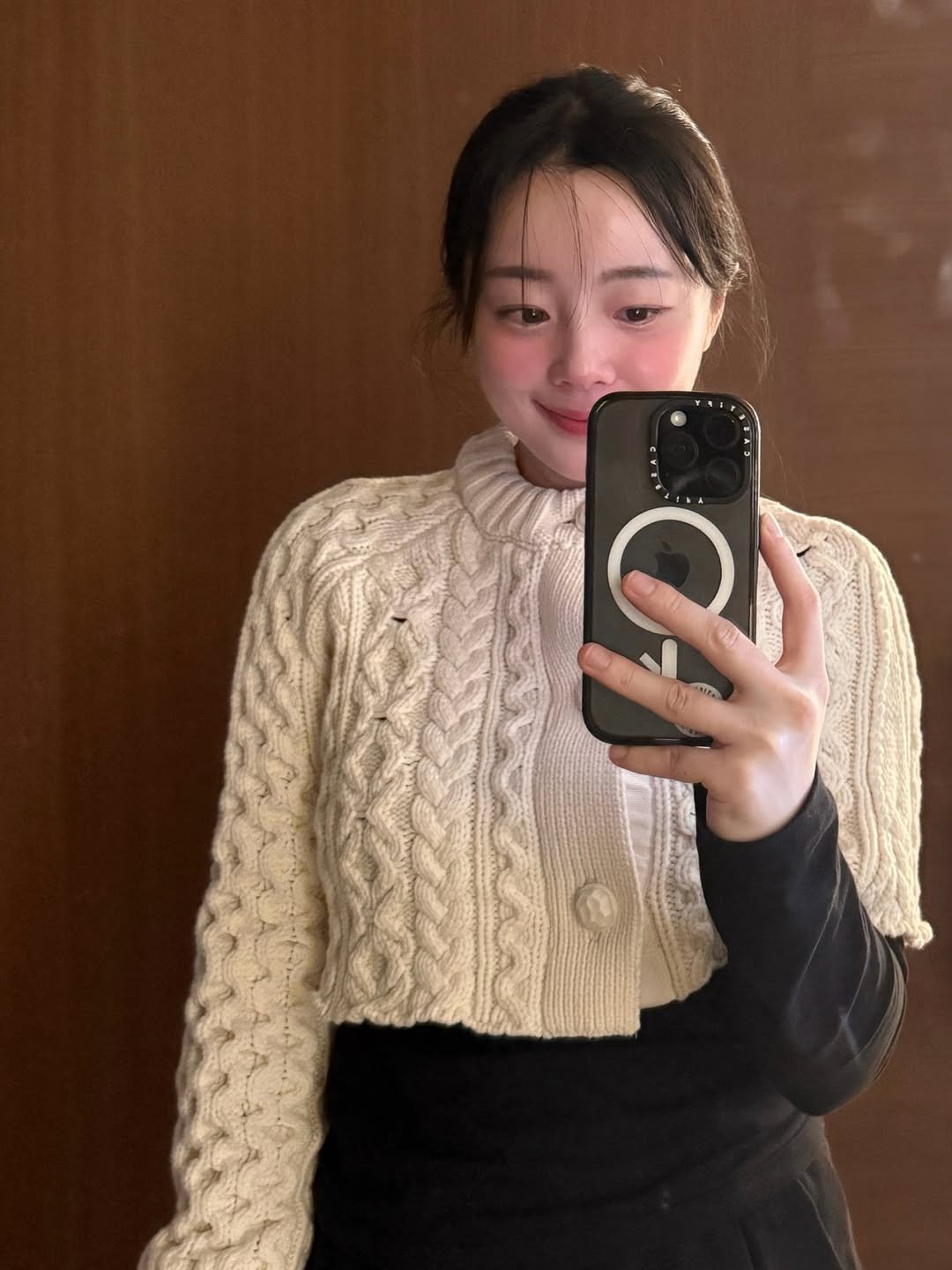 Photo shared by 유보화(YOOBOHWA) on February 18, 2026 tagging @yoobohwa, and @leeyooday. May be a selfie of knit, turtleneck, cardigan, sweater and text.