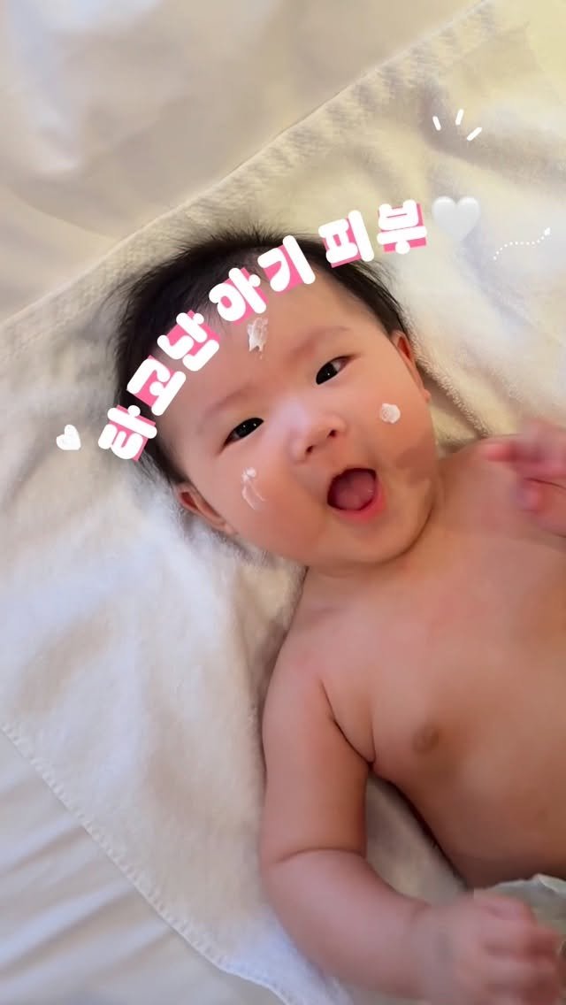 leeyooday 게시물 이미지: 타고난 아기 피부⁉️
아이들은 원래부터 타고난 피부일까~?
정답은 NO🚨
우리...