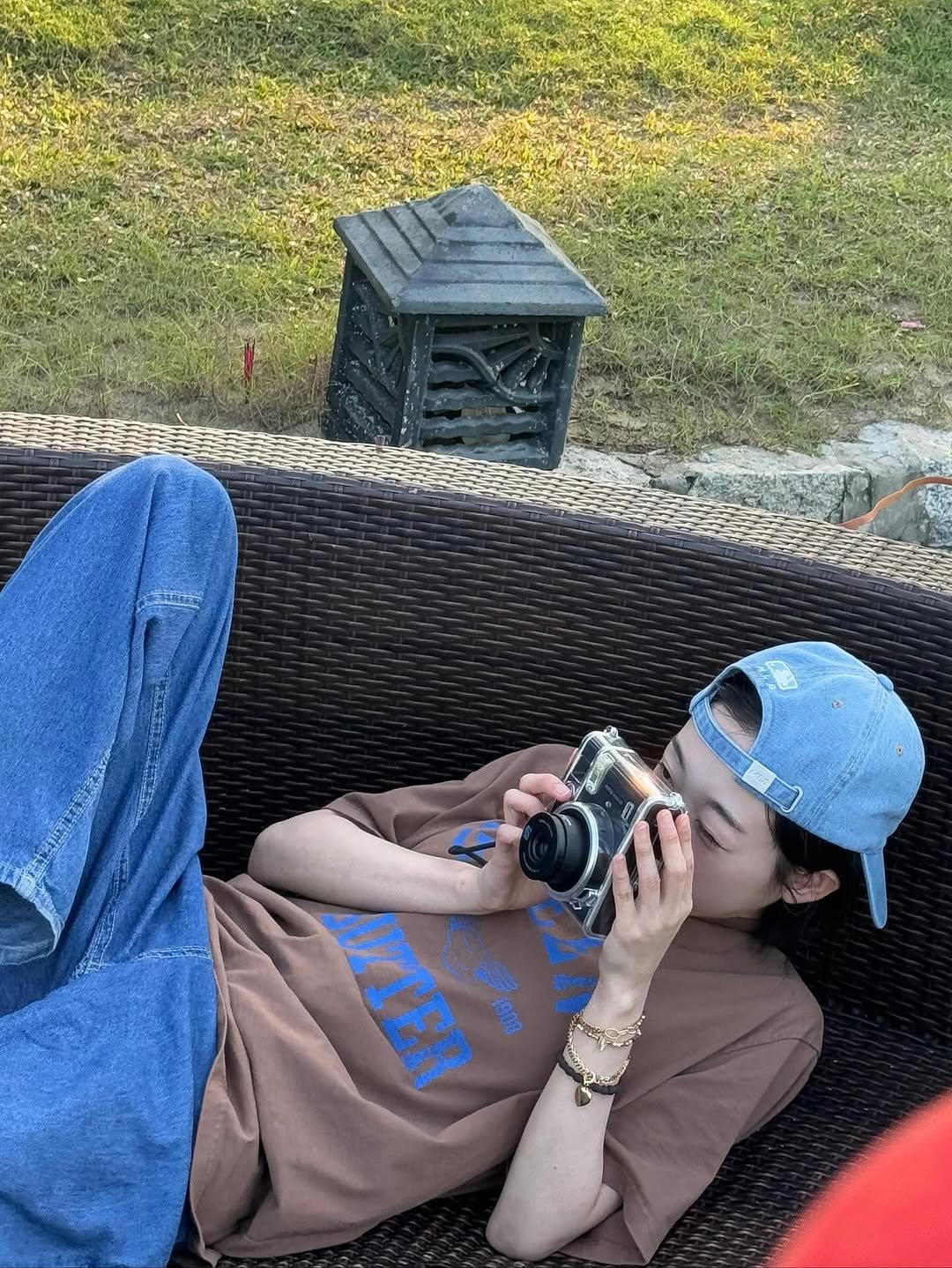 Photo by 이유미 on November 18, 2025. May be an image of beer, picnic and text that says 'r UTTER'.