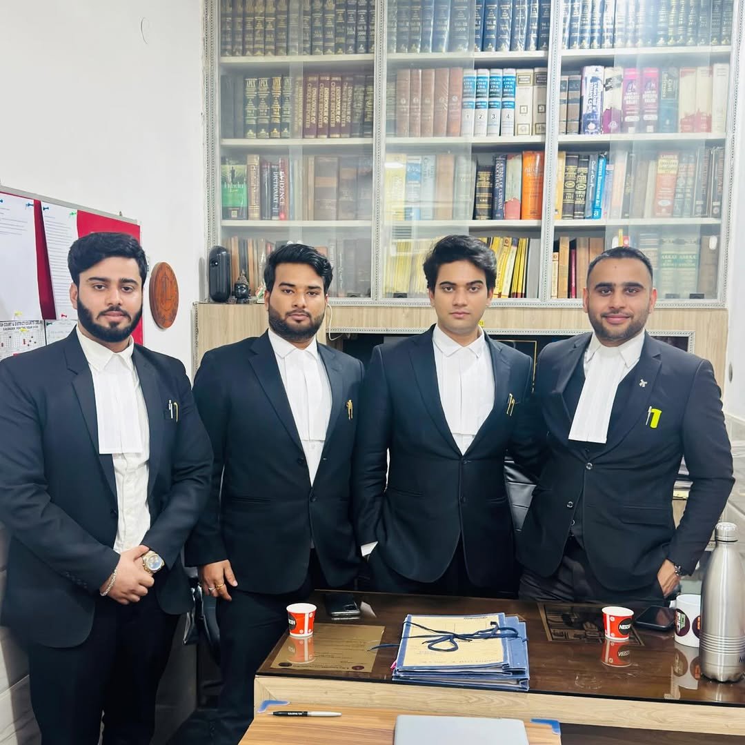 Photo by Utsav Shukla in Tis Hazari Court with @adv.vkg, @adv.divyajaitly, and @legal_live_. May be an image of one or more people, beard, blazer, suit, dinner jacket, office and text.