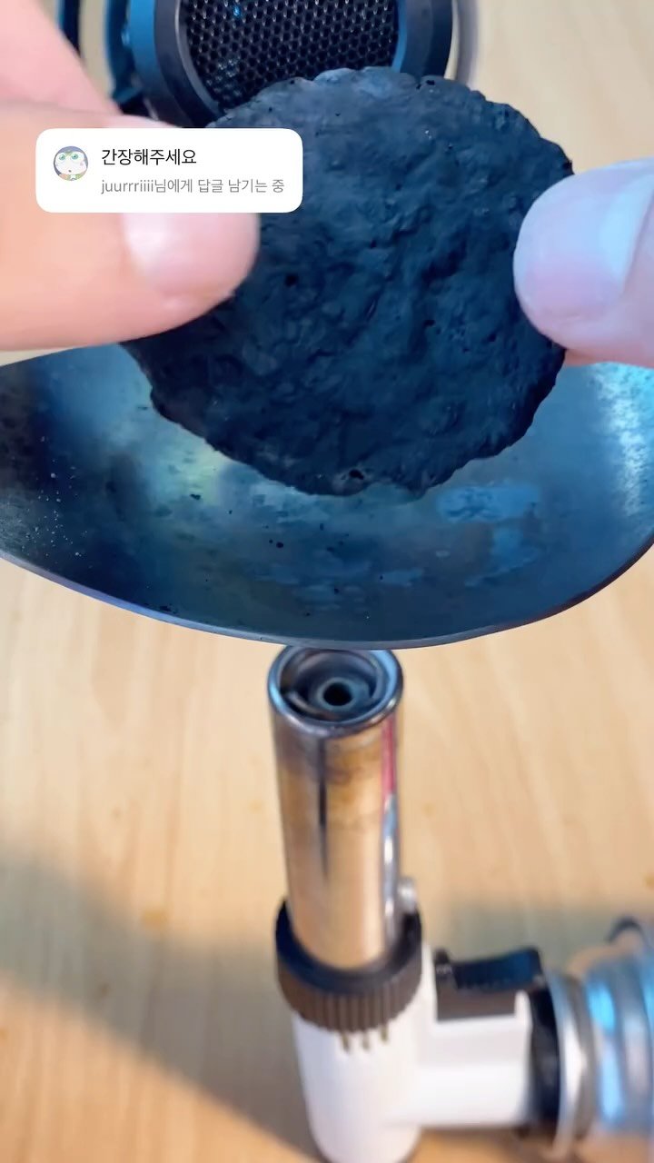 legendary_spoon 게시물 이미지: 뜨거운 숟가락 위에서 증발시키기 (7) 간장

#과학 #실험 #라이덴프로스트