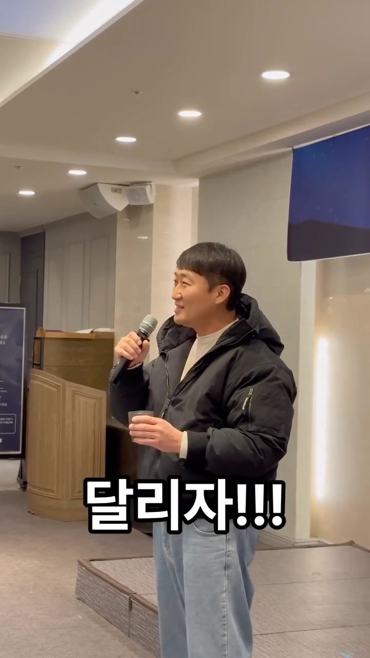 lemonhouse_official 게시물 이미지: 오늘은 마리나 블루키친에 왔어여..🤤
😧왜 왔냐구여?
😆영상을...