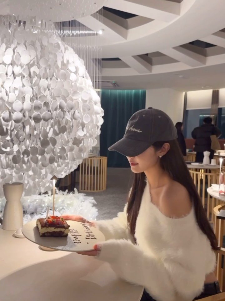 lemounn__ 게시물 이미지: 다들 바쁜 거 알아서 더 고마웠던 하루 🎂🩶