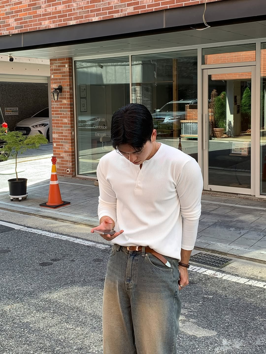 Photo by 규민_르니던 on September 07, 2025. May be an image of 1 person, standing and text.