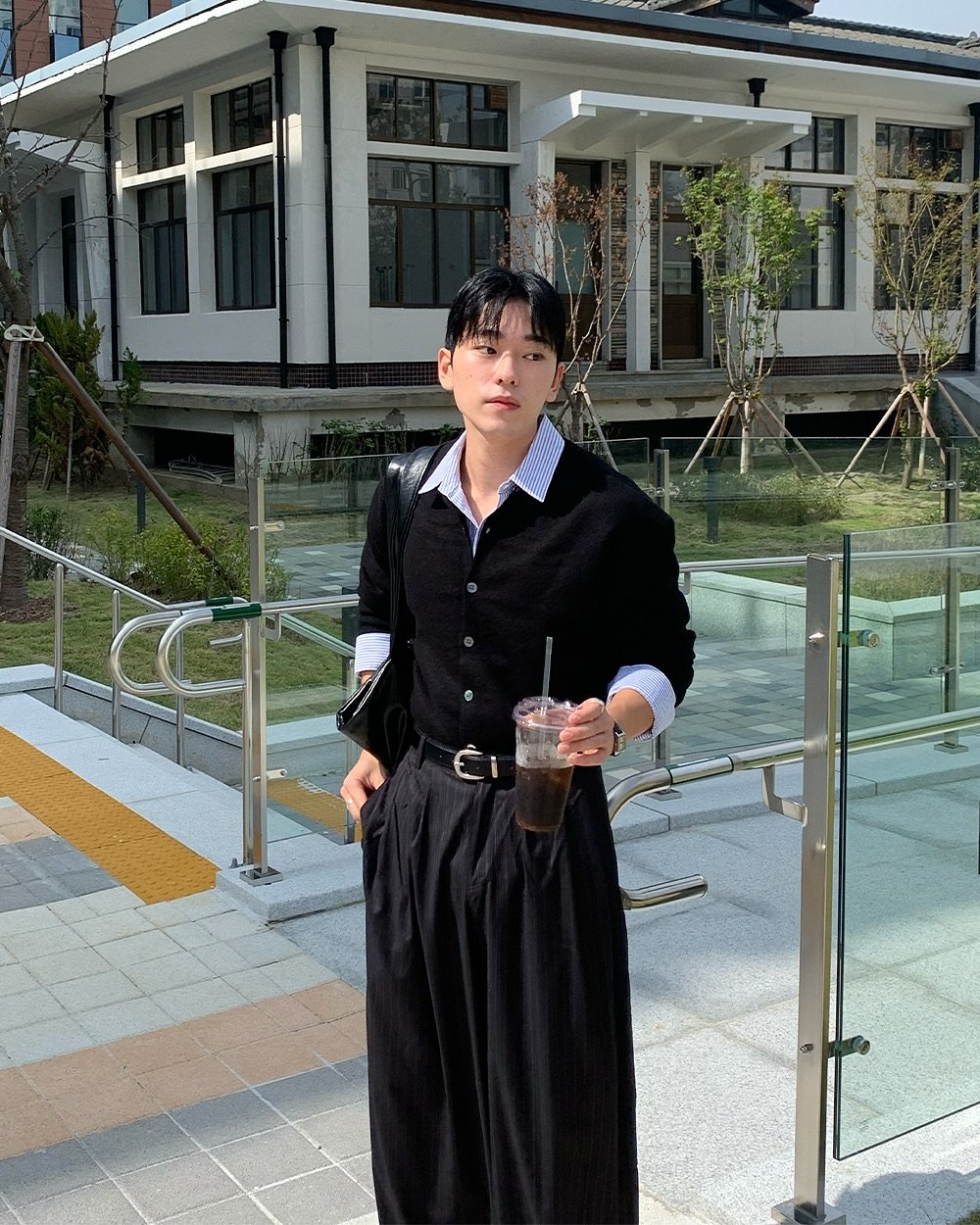 Photo by 르니던 on November 06, 2025. May be an image of kilt, suit and text.