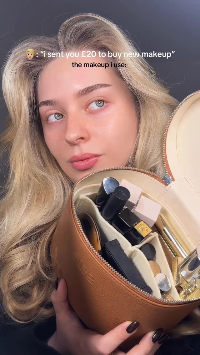 lenkalul 게시물 이미지: ad. being a girl is not...