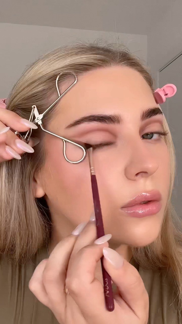 lenkalul 게시물 이미지: the easiest way! 
ad using @lunarbeauty nude...