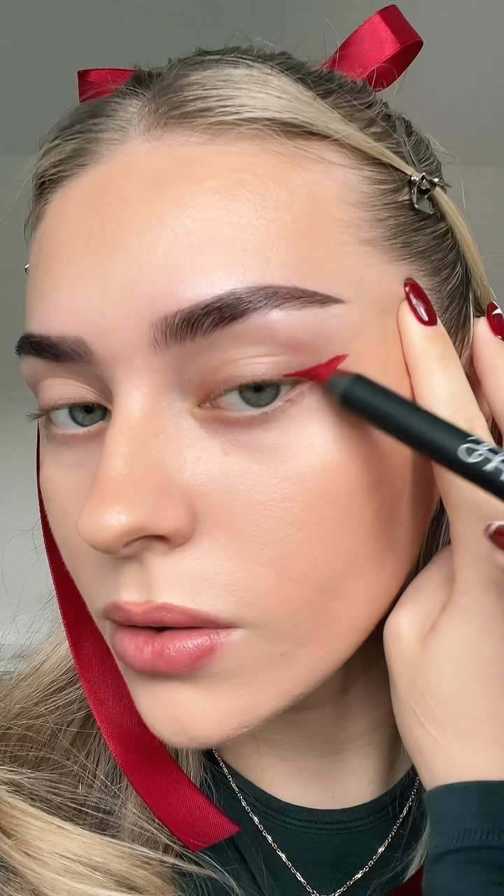 lenkalul 게시물 이미지: ‘cherry girl’ makeup♥️🍒🍷 AD using products...