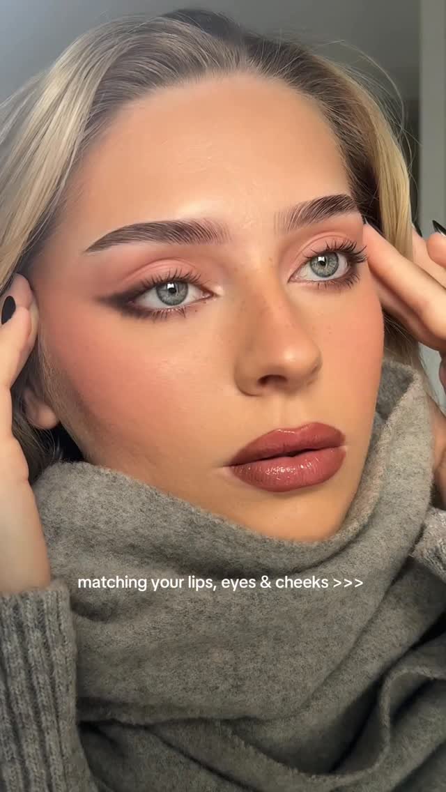 lenkalul 게시물 이미지: ad matching the colour of your lips, eyes &...