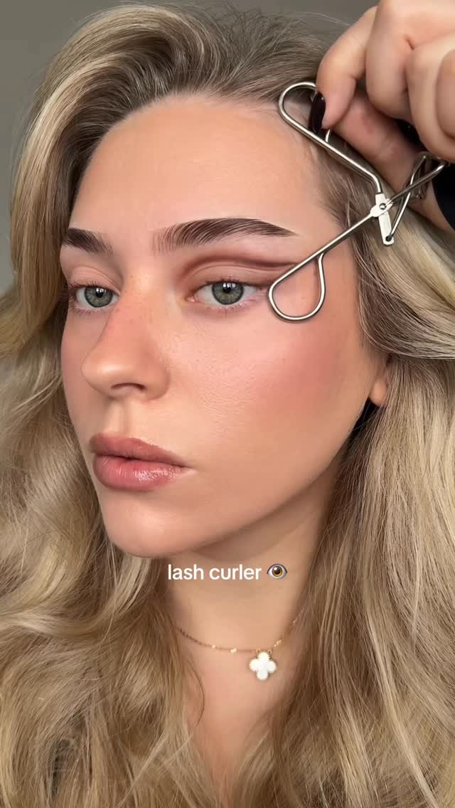 lenkalul 게시물 이미지: two eyeshadow hacks: lash curler VS scissors,...