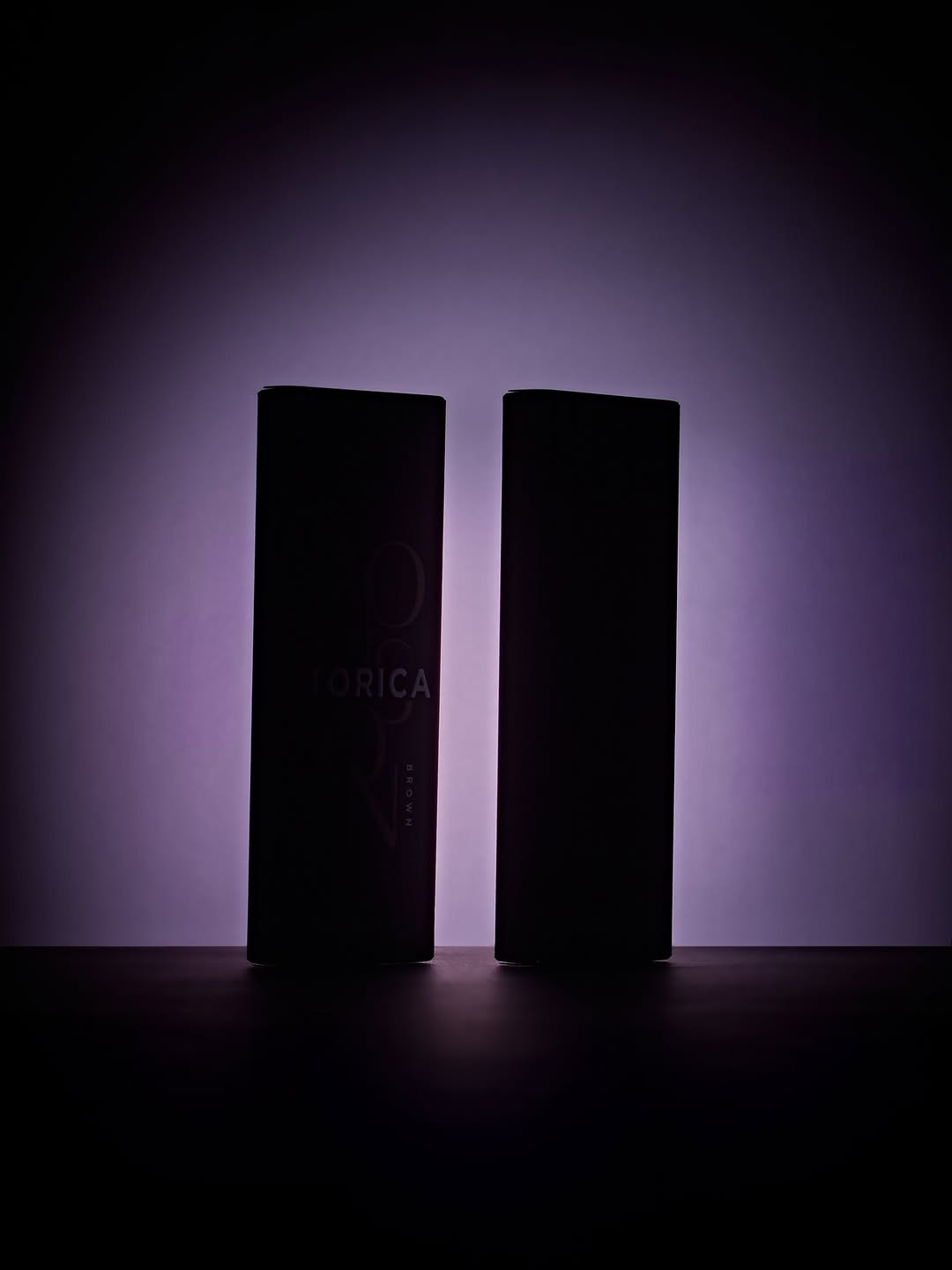 Photo by 렌즈미 LENSME Official on April 14, 2026. May be an image of lighter, water bottle, flashlight, perfume, flask, bottle and text.