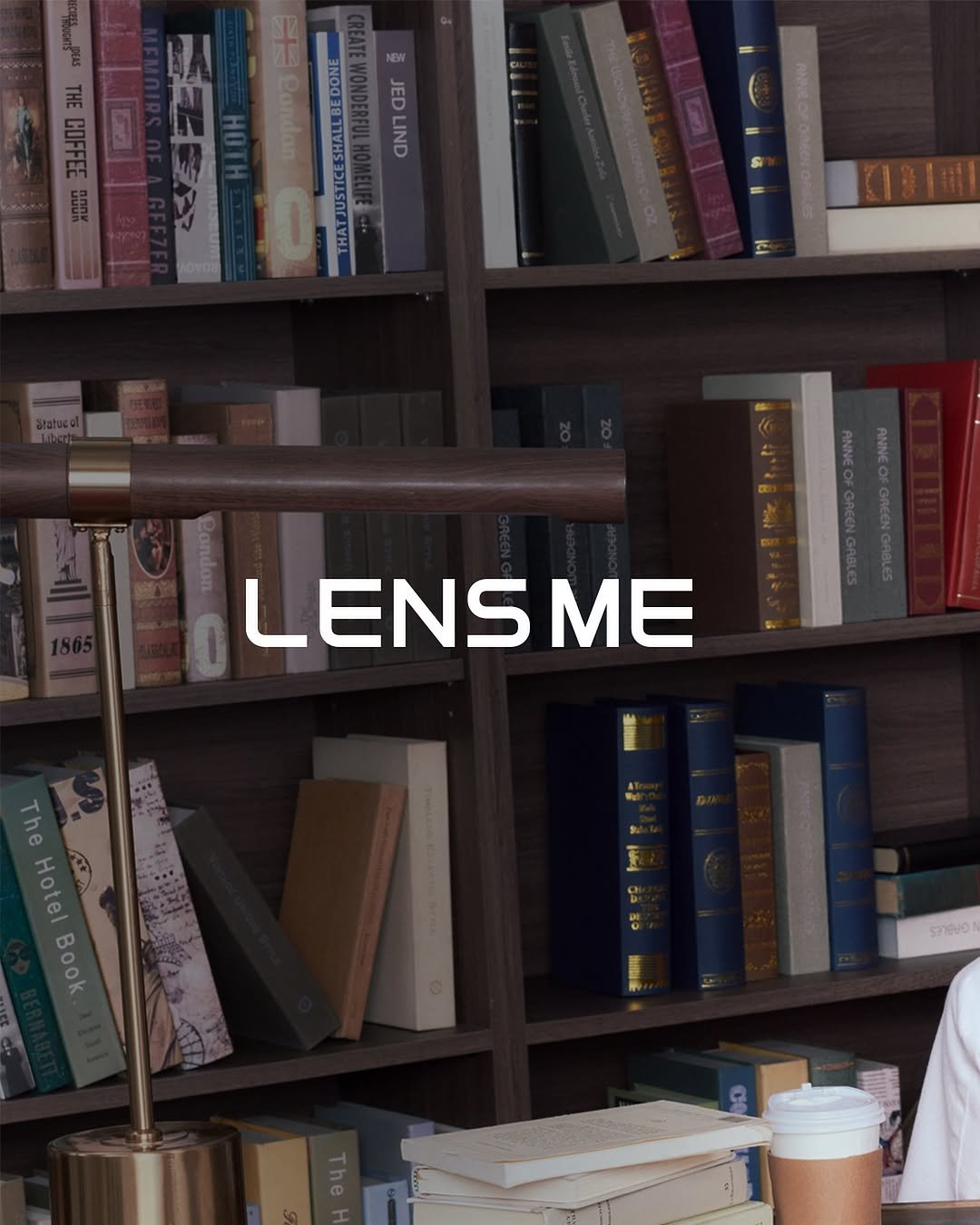 Photo by 렌즈미 LENSME Official on November 02, 2025. May be an image of eyeglasses, magazine, camera, binoculars and text.