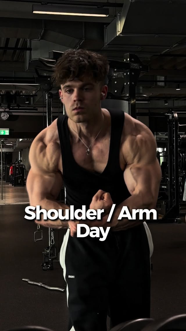 leo.bna 게시물 이미지: Go hard or go home 

-

@gymshark 🦈 Code...