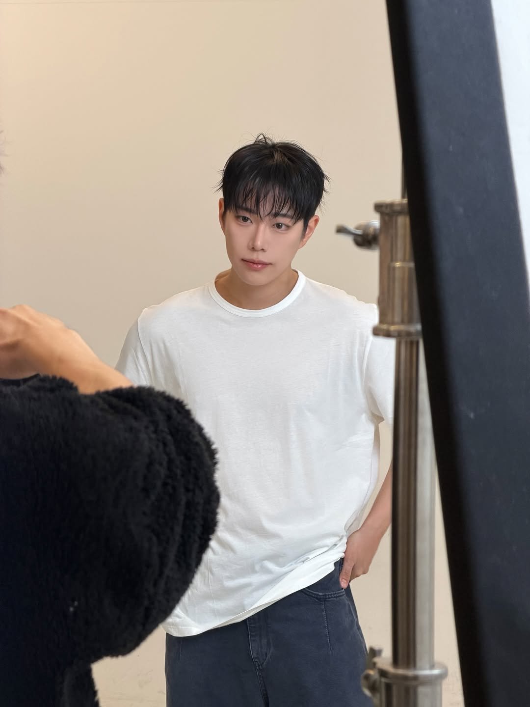 Photo by 메이크업 아티스트 레오제이 on February 06, 2026. May be an image of one or more people, hair and text.