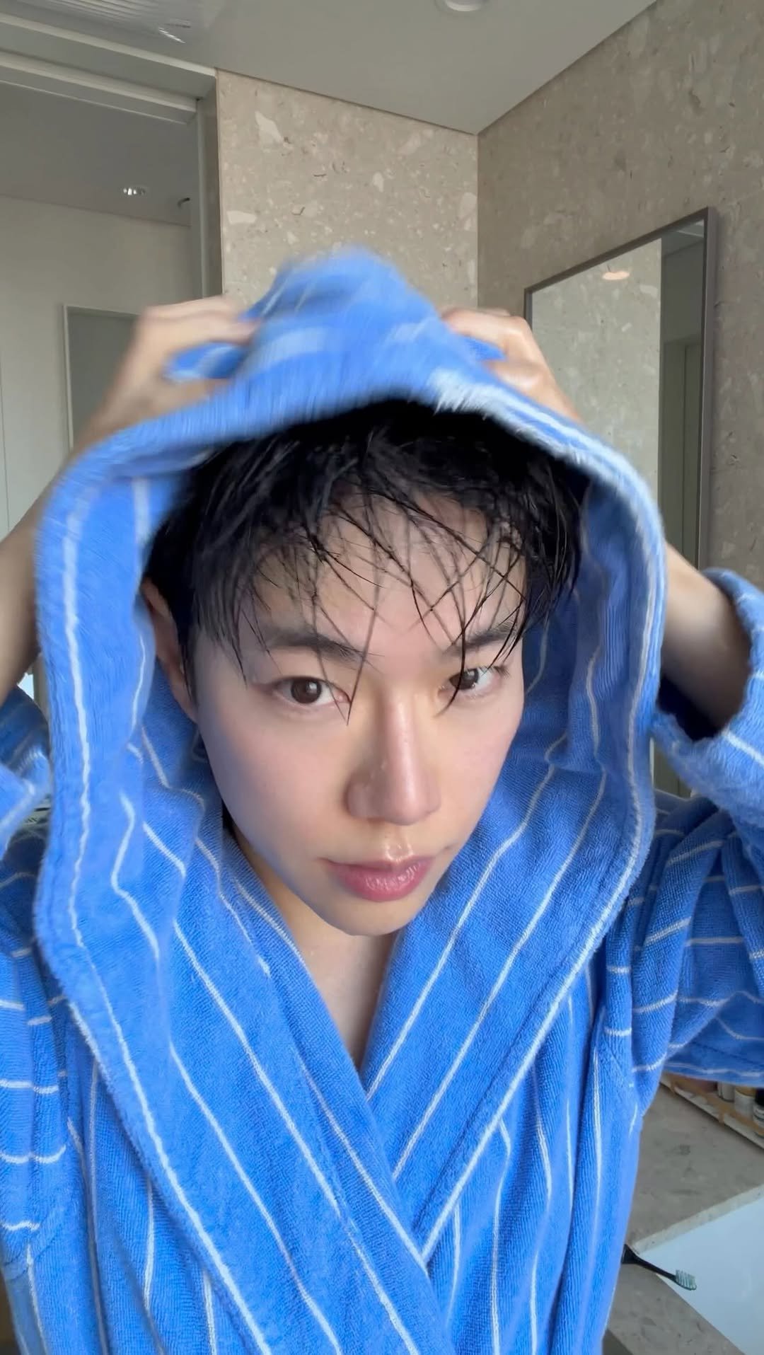 leojmakeup 게시물 이미지: 🥶겨쿨이 봄웜인척하는 아침 겟레디윗미 ㅋㅋ

Cleanser...