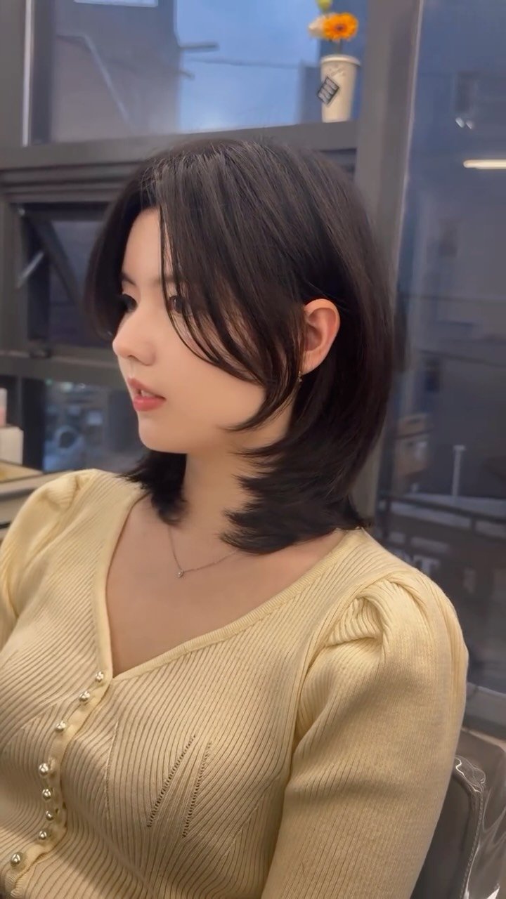 lesophi_100k 게시물 이미지: 중단발레이어드
:) 페이스라인을 커버하는 사이드뱅
:) 승모근과 어깨라인을 가리는...