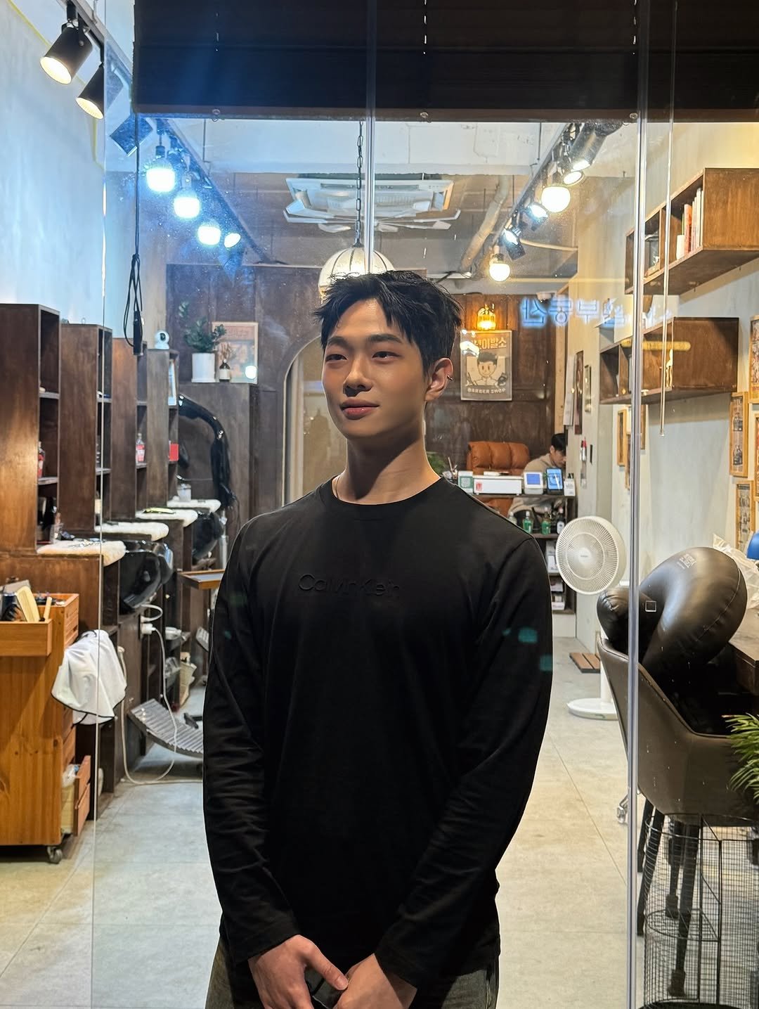 Photo shared by 륜Ryan on October 08, 2025 tagging @ryunppiness_98. May be an image of 2 people, hair, top, turtleneck and text.