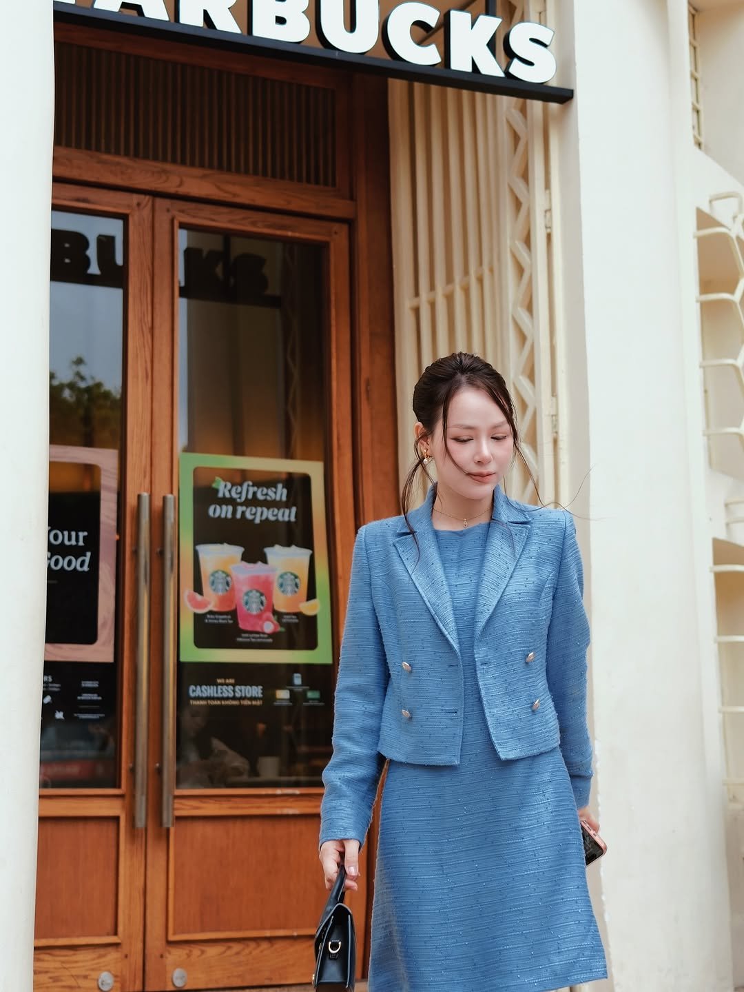 Photo shared by Le Van Academy on October 30, 2025 tagging @le.van.beauty, @levan.nanoplasma, and @japan_hyper.realistic. May be an image of blazer, suit, coat and text that says 'MBUCKS UCKS Refresh onrepeat on repeat our ood CASHLESSSTORE STORE'.