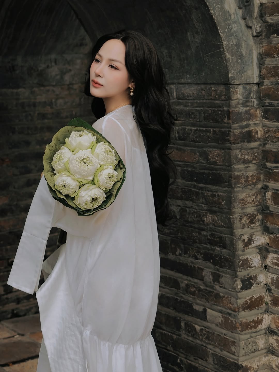 Photo shared by Le Van Academy on November 06, 2025 tagging @le.van.beauty, @levan.nanoplasma, @japan_hyper.realistic, and @levan.advanced.hyperrealistic. May be an image of dress and text.