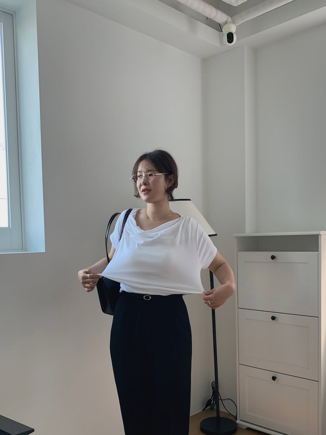 levelj__ 게시물 이미지: 체형커버도 좋지만,
날 옥죄는 옷보단 편안하고 손이 자주 가야 좋은 옷 같아요...