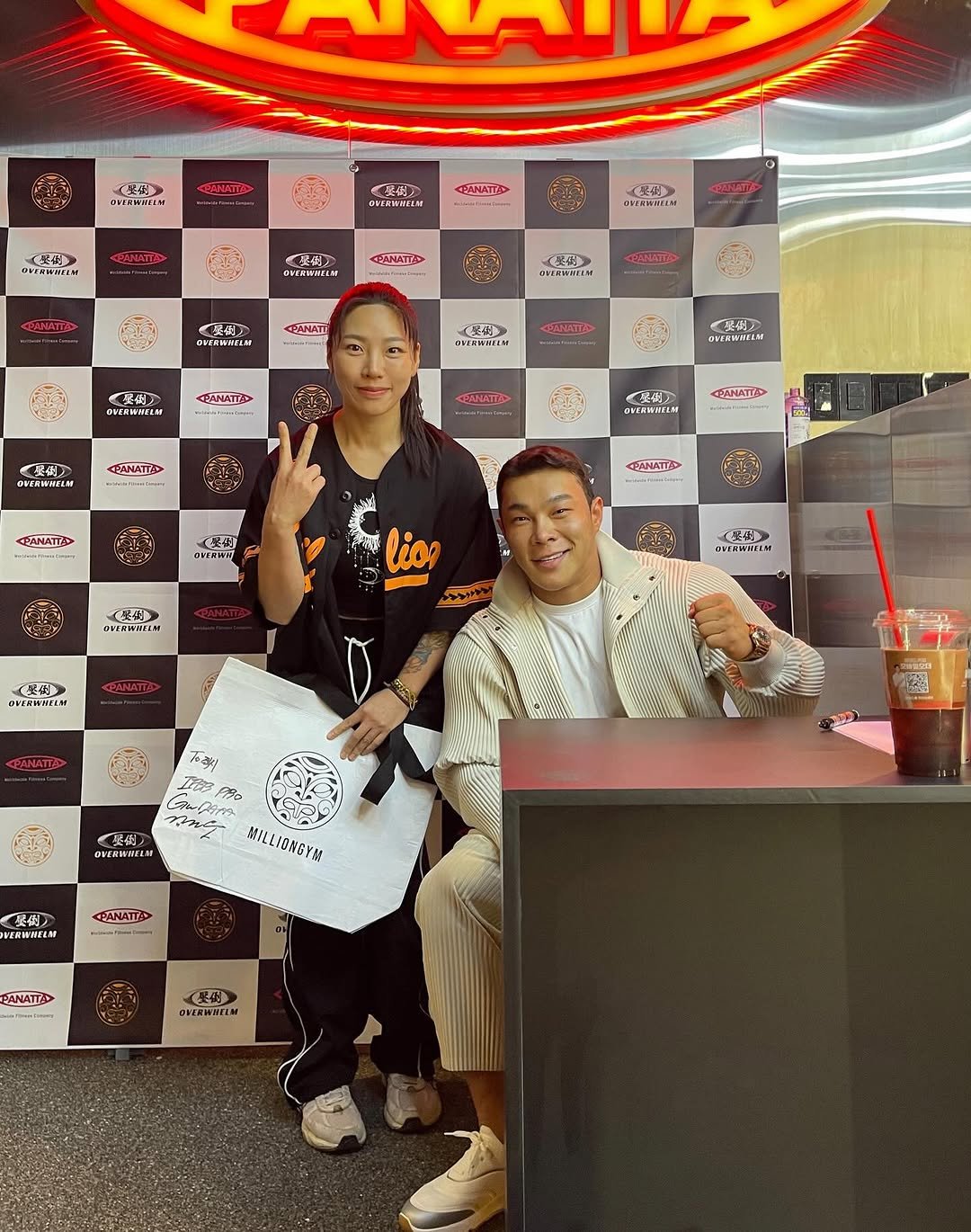 lexy820410 게시물 이미지: 야호 나도 싸인받았다~🙌🏻
밀리언짐 상계점 3주년 이벤트 성황리에 마무리 했어요😀👍...