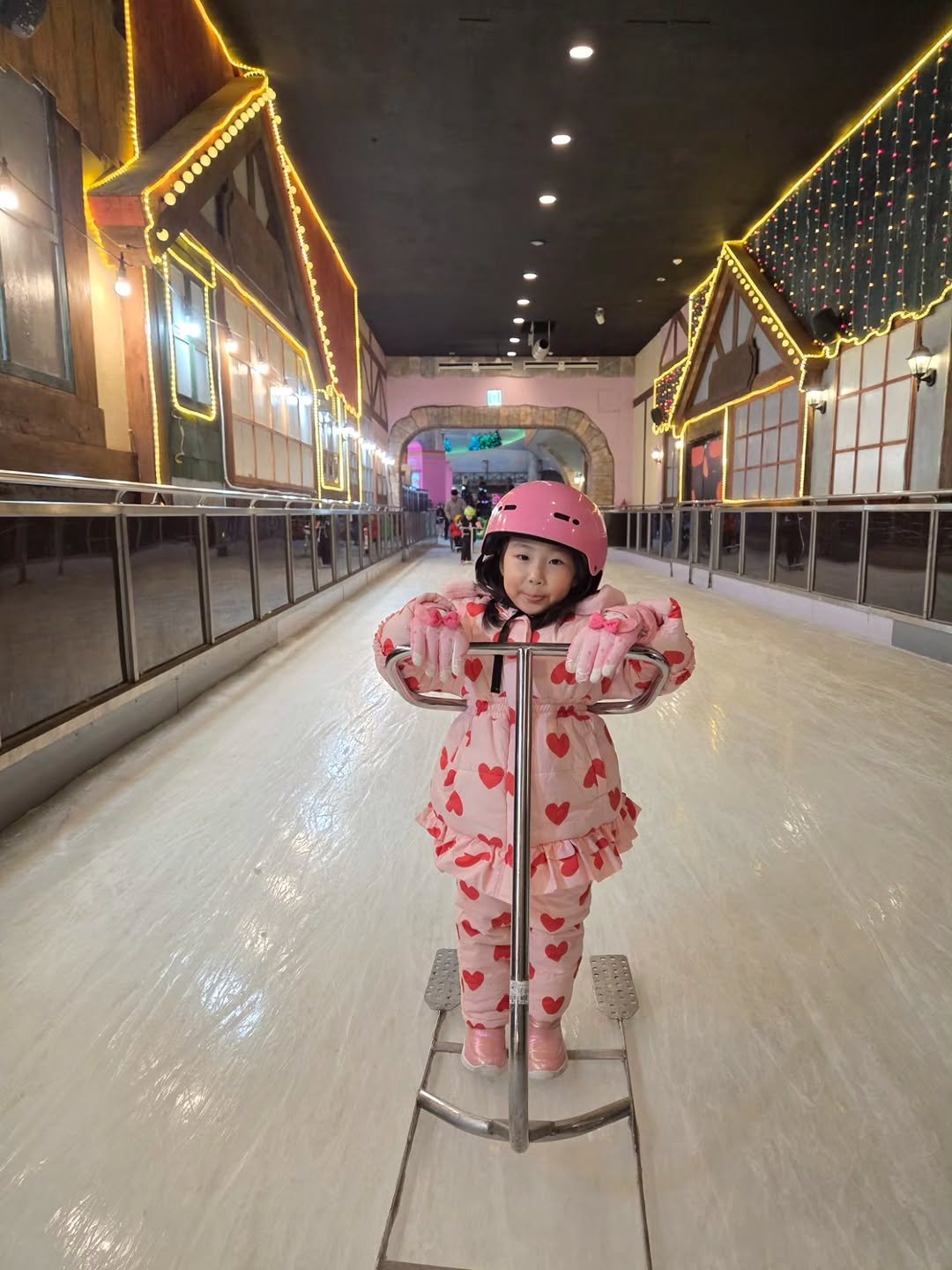 Photo by 째째맘 l 맘편한 육아ღ on December 28, 2025. May be an image of skates and text.