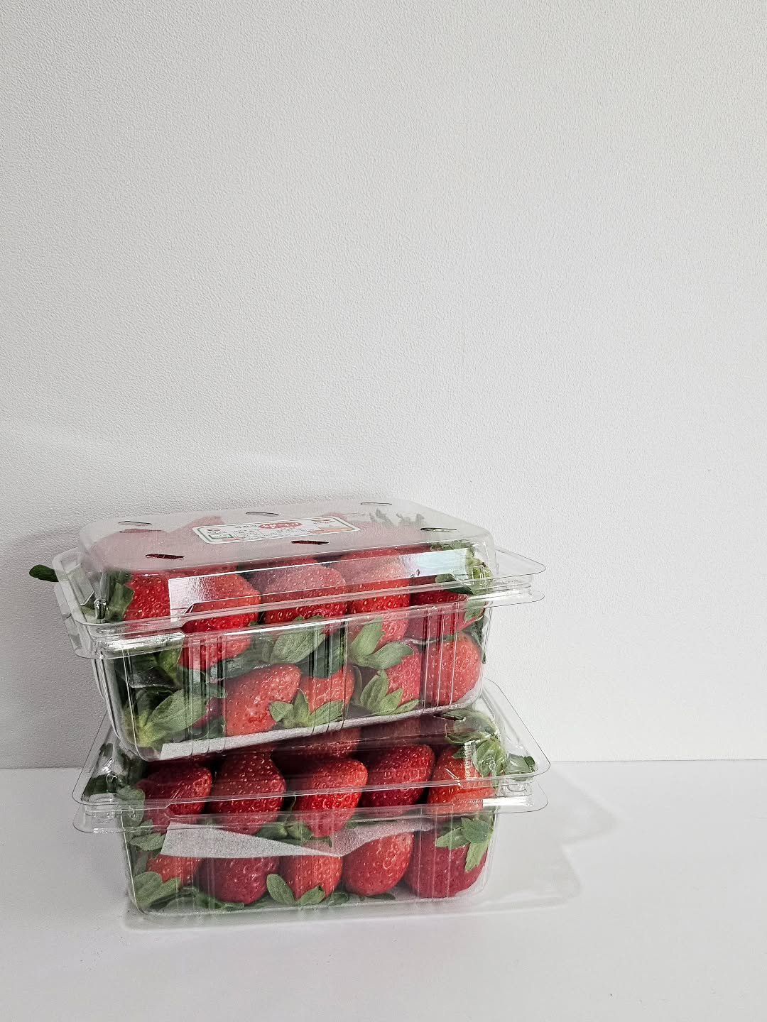 Photo by 째째맘 l 맘편한 육아ღ on November 09, 2025. May be an image of vegetable, strawberry and text.