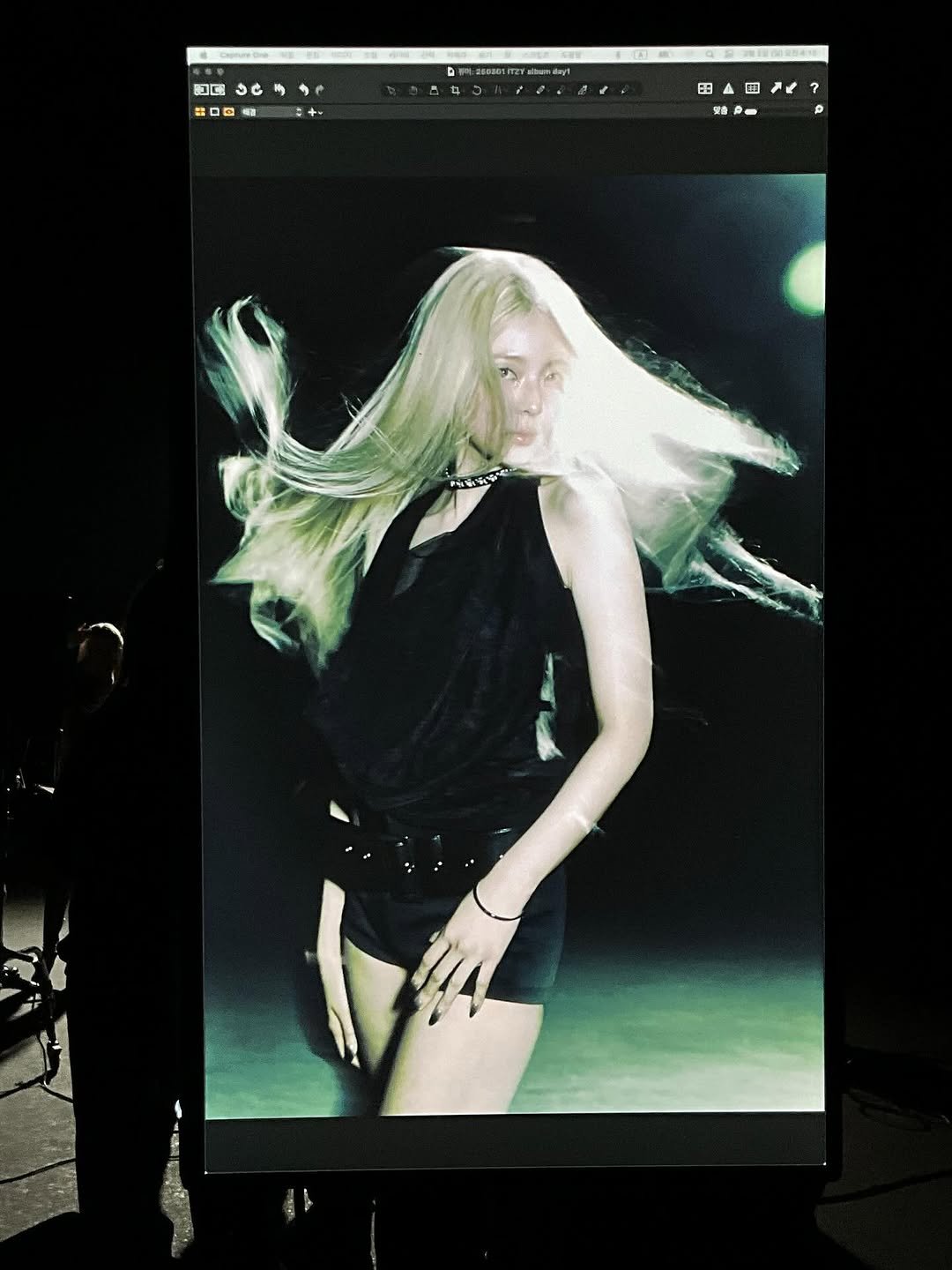 Photo by LIA on October 10, 2025. May be an image of one or more people, blonde hair, camera and text.