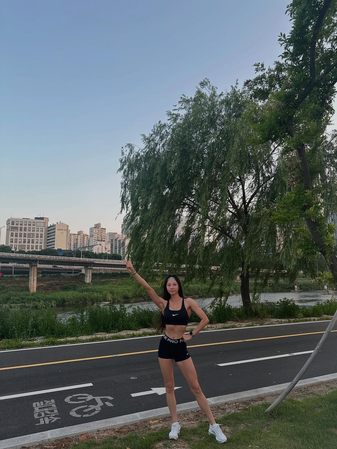 liana._.fit 게시물 이미지: 운동에 진심이었던 이번 여름🔥
더워 죽을거 같았는데 
선선해지니 여름이 가는게...