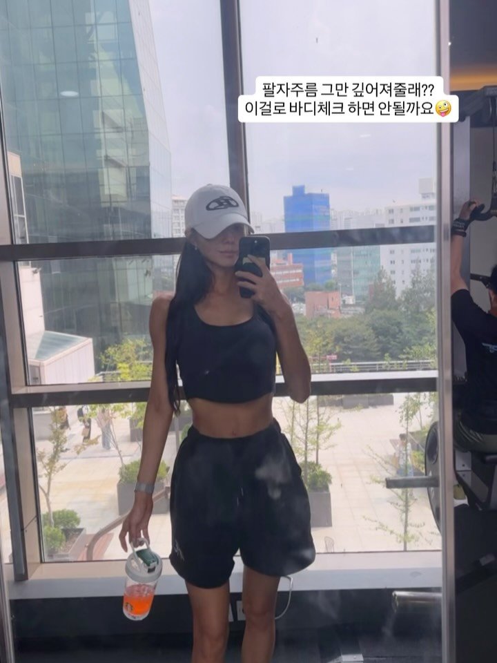 liana._.fit 게시물 이미지: 요즘 일상🐥
집일운동운동운동🖤
두번째는 첫번째보단 좋아지겠쥬
뭐든 느린 아이 천천히 가보렵니다😭
