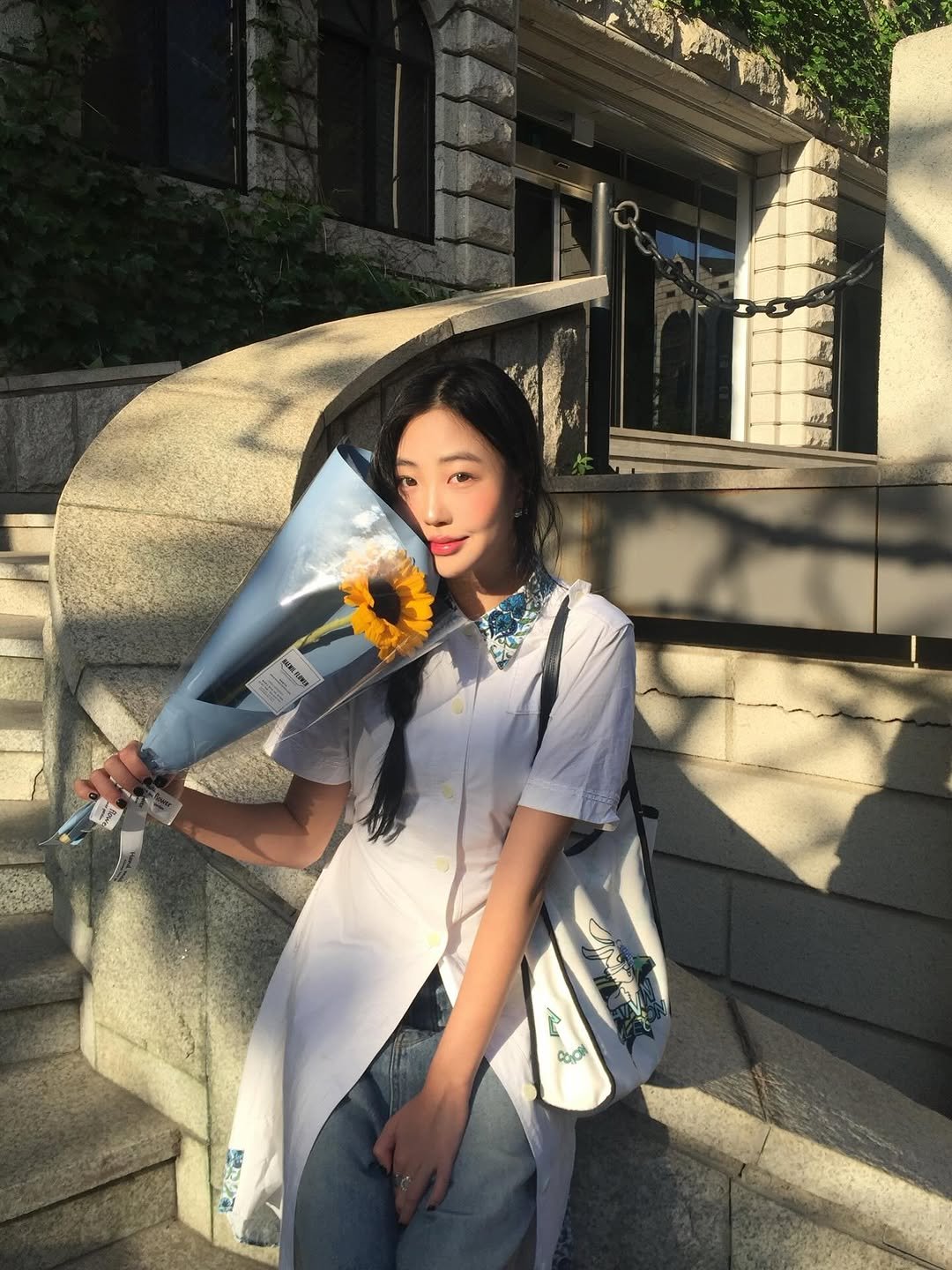 Photo by 2001🎸 on August 02, 2025. May be an image of 1 person, white lily and text.