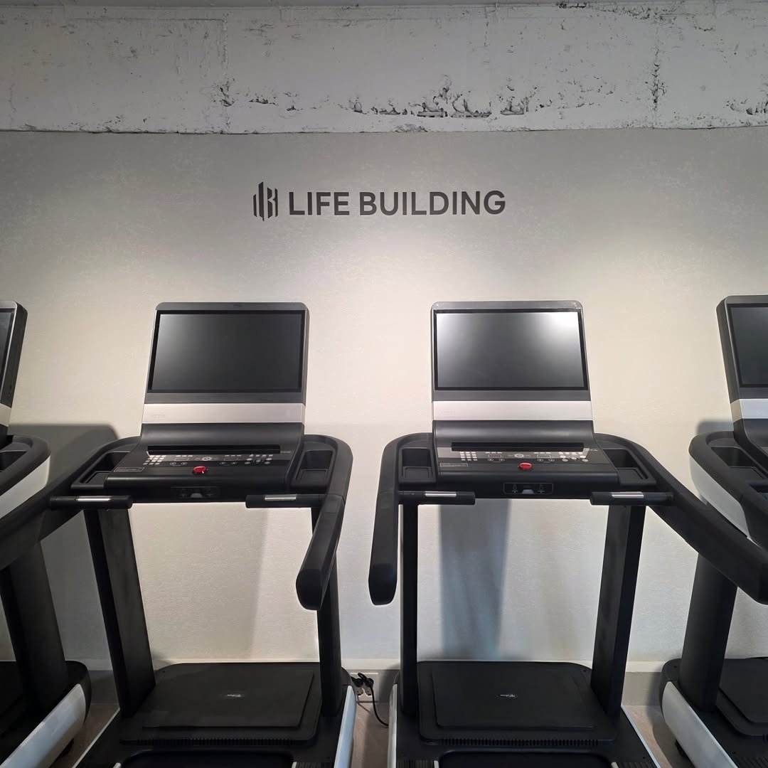 life_building_ 게시물 이미지: 오픈하고 정신없이 지나간 일주일,
이제야 글을 씁니다.

2년 전, 트레이너 생활을...
