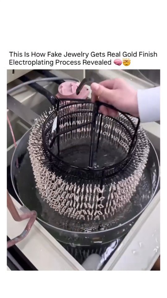 lifeimprovement 게시물 이미지: The fascinating science behind gold...