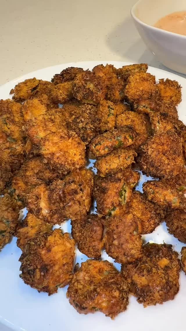 lifeoftice 게시물 이미지: Fried pickles: type shit edition 🗣️