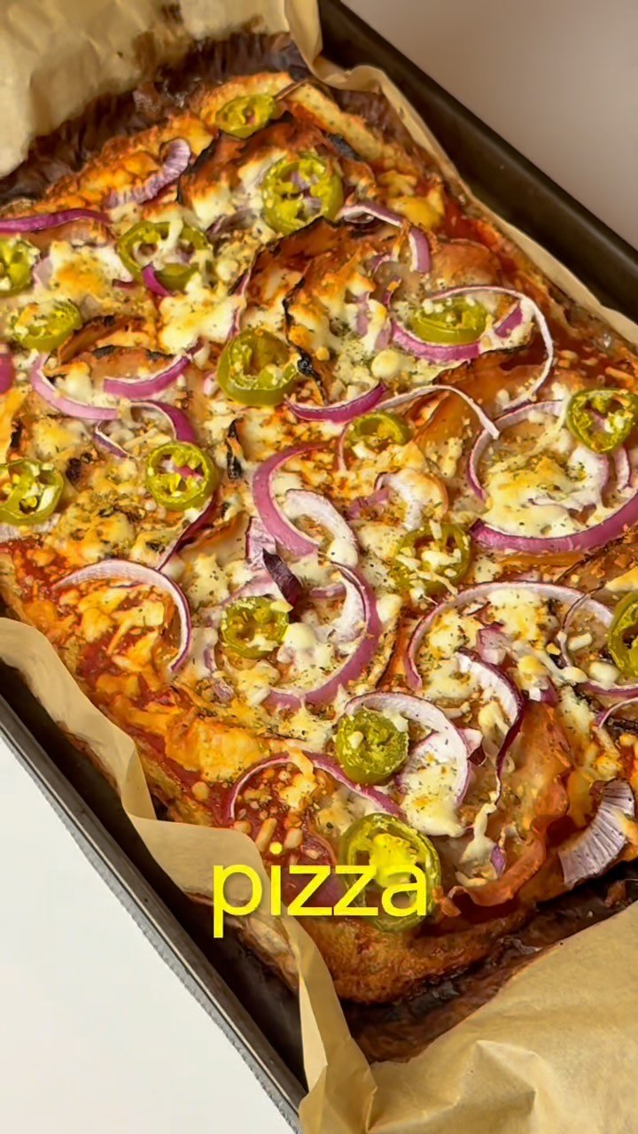 lifeoftice 게시물 이미지: 180g of protein in this pizza. That’s 23g per...