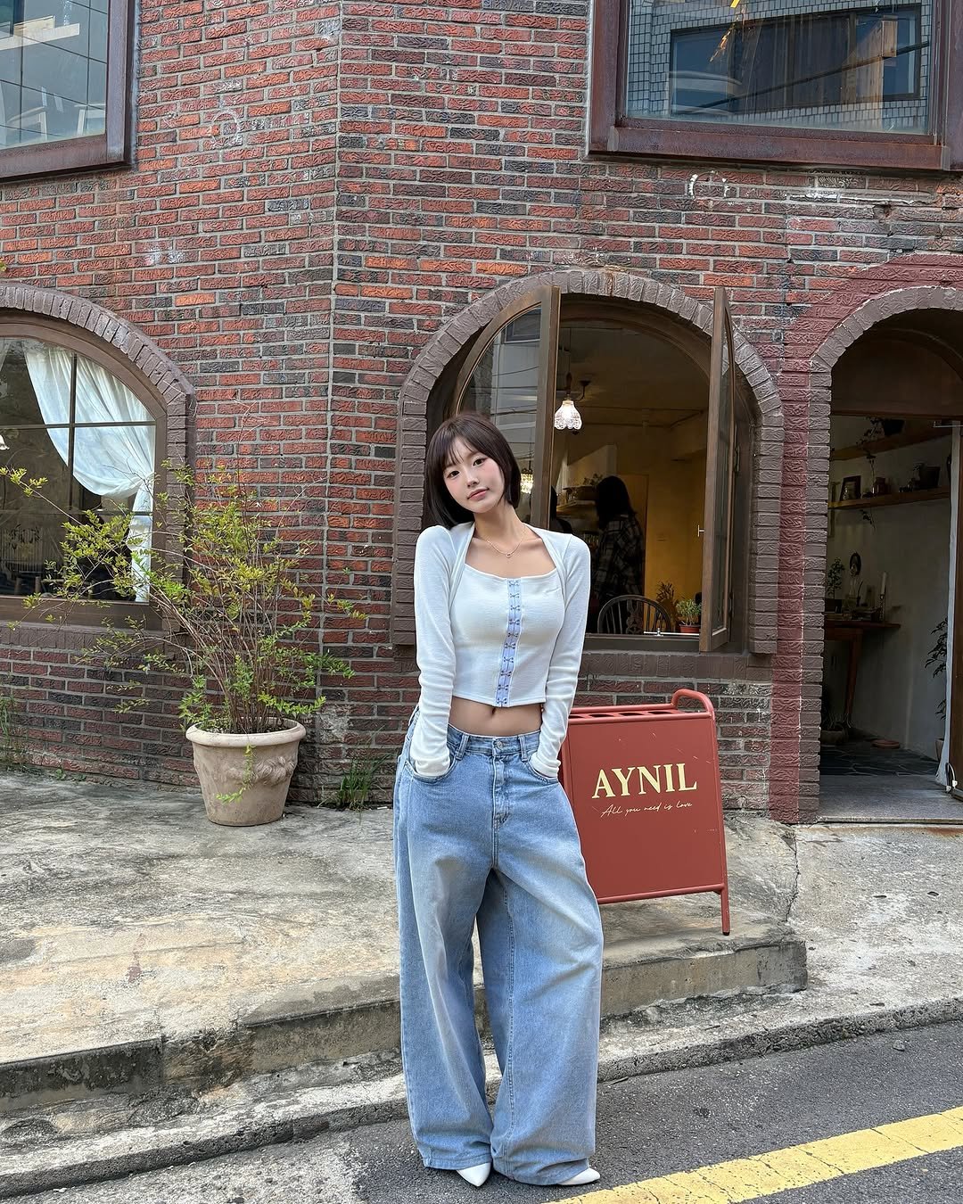 Photo by 리향 on September 22, 2025. May be an image of 1 person, top and text.