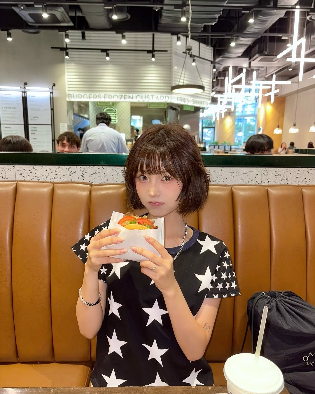 Photo shared by 리향 on September 01, 2025 tagging @tansanmagnesium.kr. May be an image of 8 people and text.