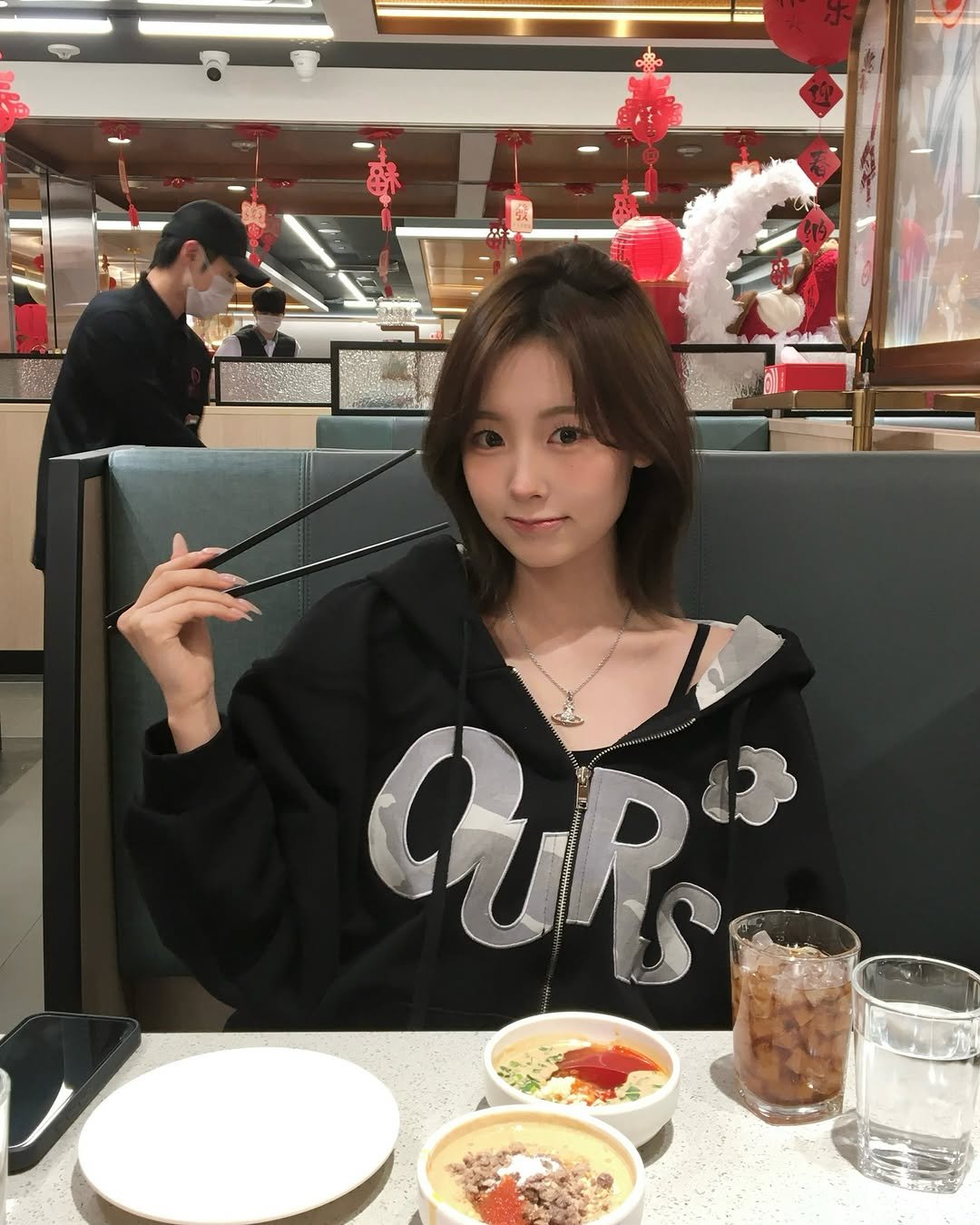 Photo by 리향 on February 07, 2026. May be an image of parka and text that says '- CURS'.