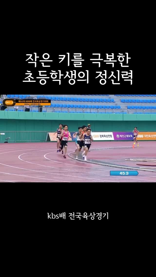 like2hye 게시물 이미지: 성실이 노력의 산물이 아님을 
자주 깨닫는다

노력은 한계가 있다
어쩌면 이것이...