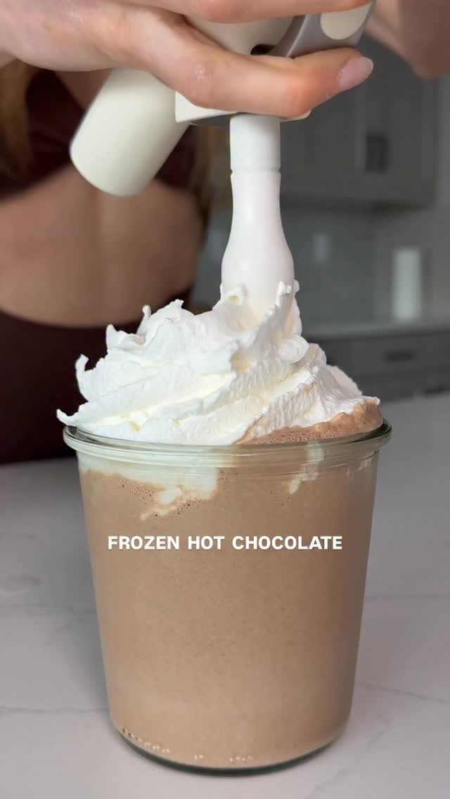 lilsipper 게시물 이미지: @lilsipper FROZEN HOT CHOCOLATE❄️🍫 - this...