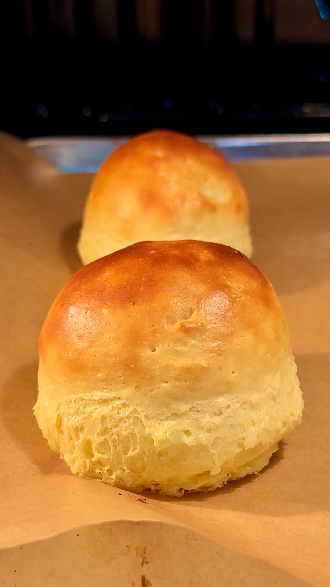 lilsipper 게시물 이미지: @lilsipper 3-INGREDIENT CARNIVORE BURGER BUNS!...