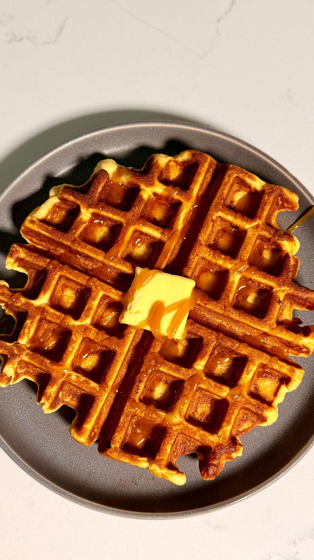lilsipper 게시물 이미지: @lilsipper 3-INGREDIENT LOW CARB WAFFLES -...
